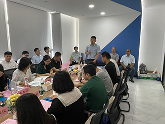 02广州分公司总经理兼客户总监江久彪作专题报告.png