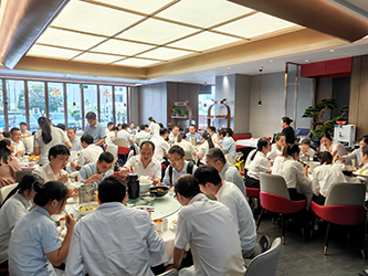 21聚餐剪影(三).png