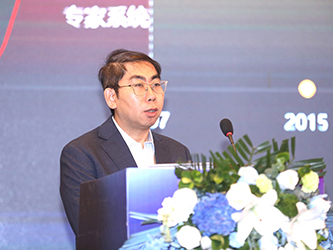 04华为技术有限公司公共事业部规划设计专家郭慧鹏作了题为“扎根数智教育，构筑教育强国创新基座”的主题报告.jpg