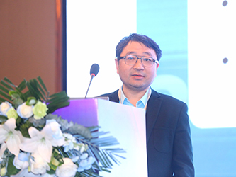 05南昌大学信息化办公室副主任(主持工作)周辉林作了题为“南昌大学数字化转型初步探索与实践”的主题报告.jpg