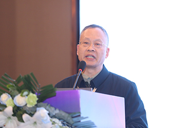 08青果软件集团董事长兼总裁张光铎博士作了题为“深化高校智慧校园应用，创建特色管理服务模式”的主题报告.jpg