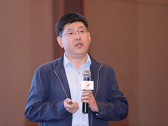 11西北工业大学信息化建设与管理处处长薛静作了题为“强化应用引领，推动数智校园特色发展”的主题报告.jpg