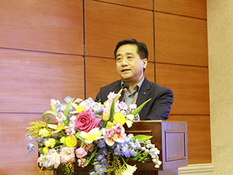 15-江汉大学教务处周昕处长作了题为《校企合作，从教学信息管理走向智慧管理》的专题报告.png